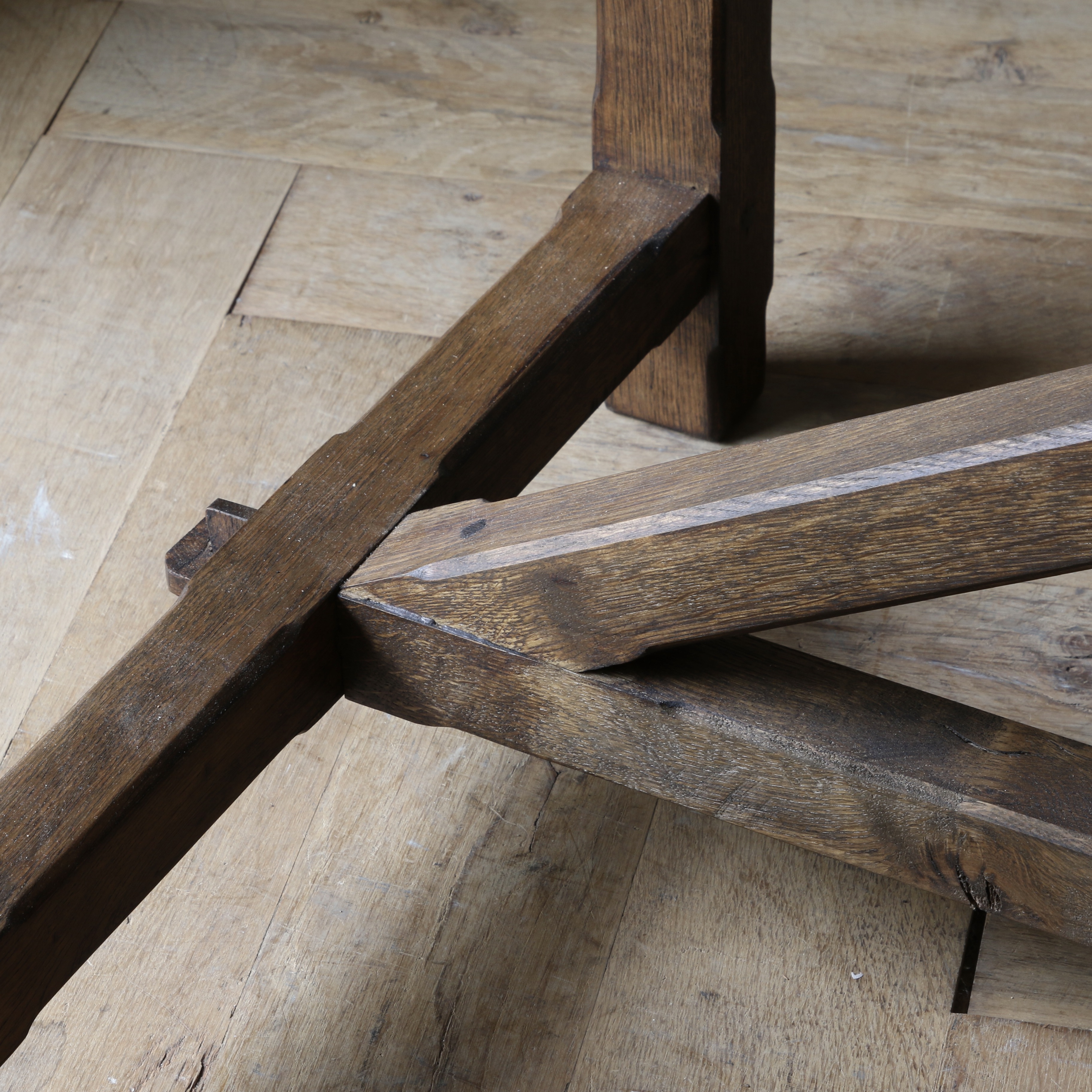 Avignon Side Table - Five Legged // JS Editions